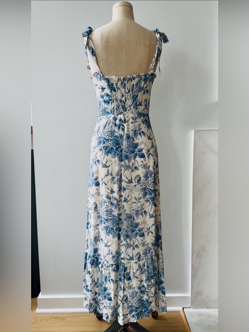 Reformation Nikita dress in Pompadour, size 4 - Picture 9 of 14